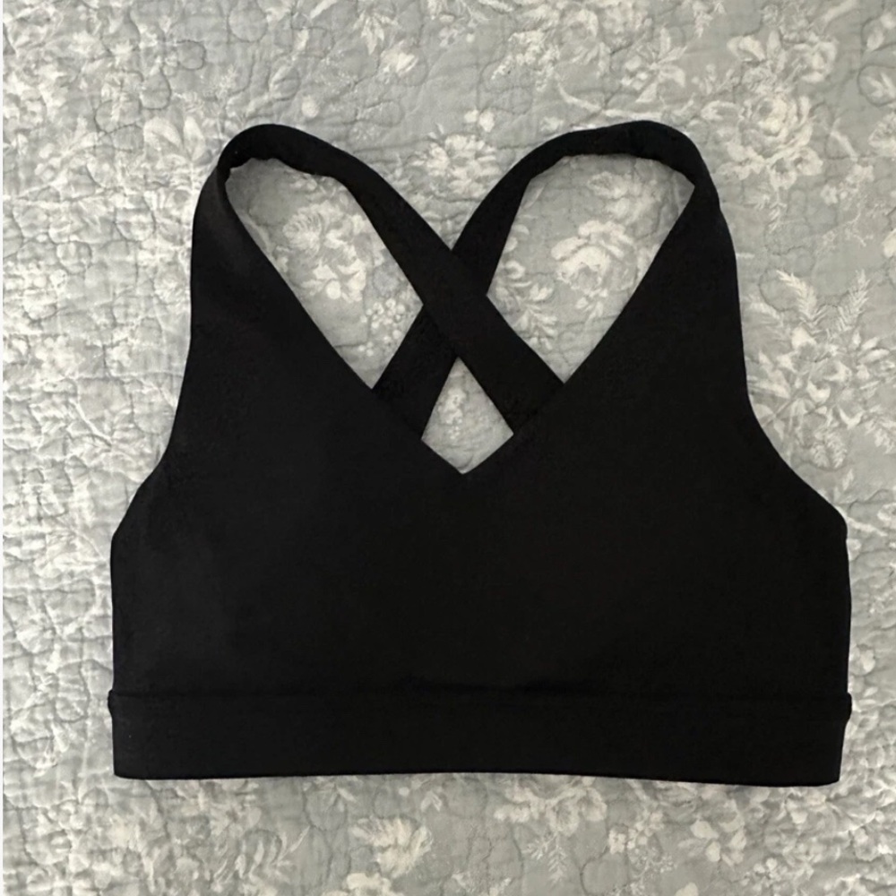 LULULEMON BRA SIZE 6. Worn twice.